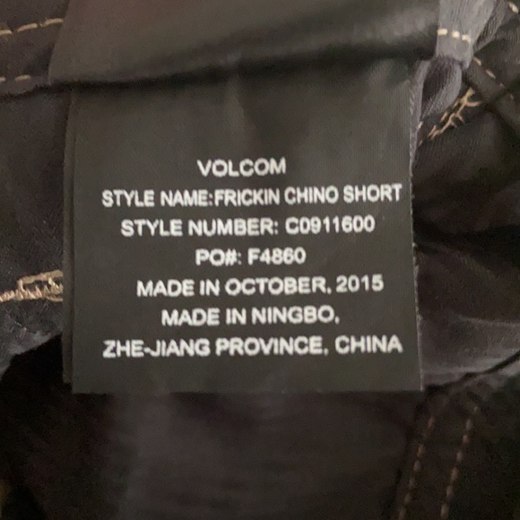 3 pairs of like new board shorts Volcom & RonJon! - Picture 11 of 16